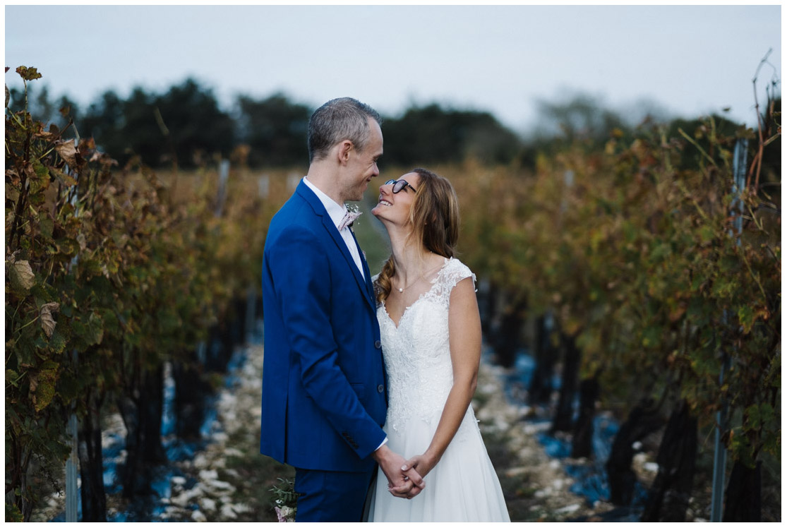 21 – portrait des mariés dans les vignes