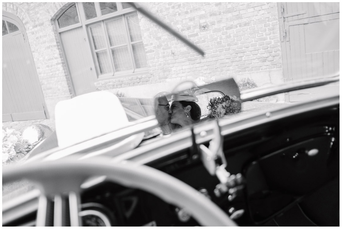 41 – portrait mariés en voiture