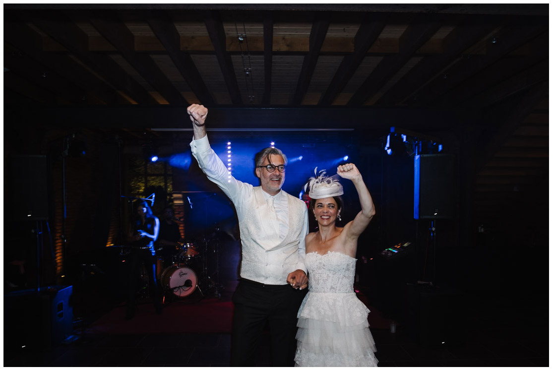 54 – les mariés en soirée