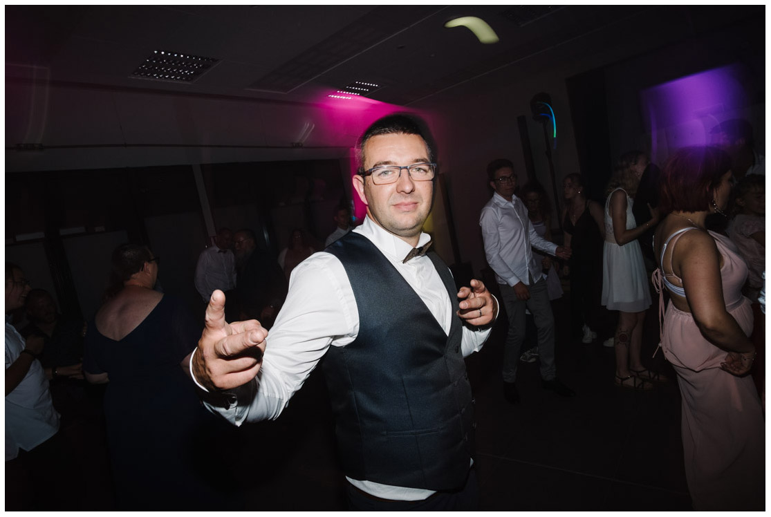 56 – portrait marié sur dancefloor