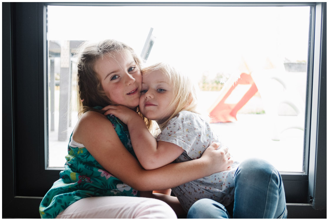 8 – portrait soeurs à la maison